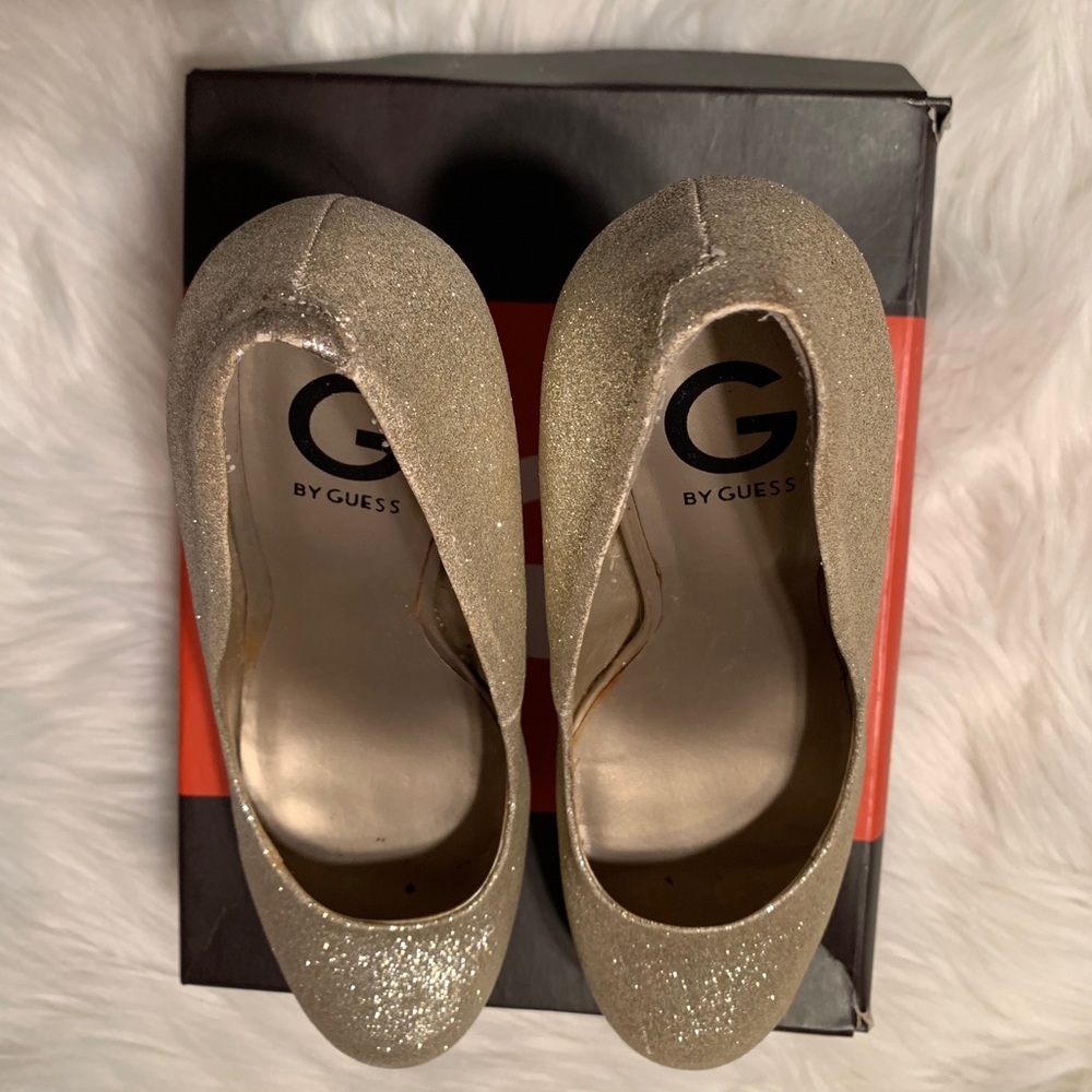 Pre-own G By GUESS Heels